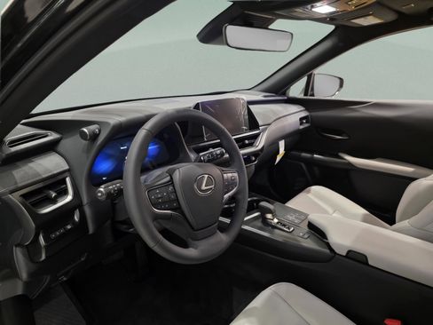 New 2025 Lexus UX 300h FWD image 17