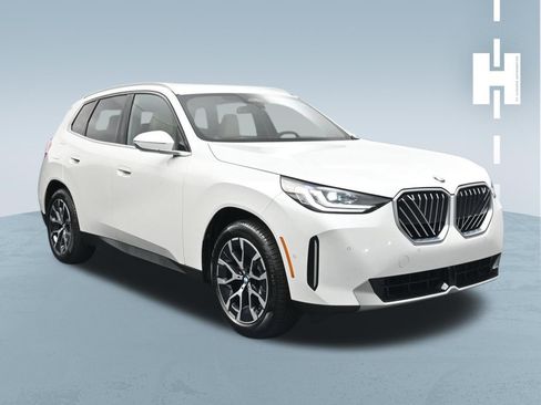 Used 2025 BMW X3 xDrive30i w/ M Sport Package AWD/4WD image 2