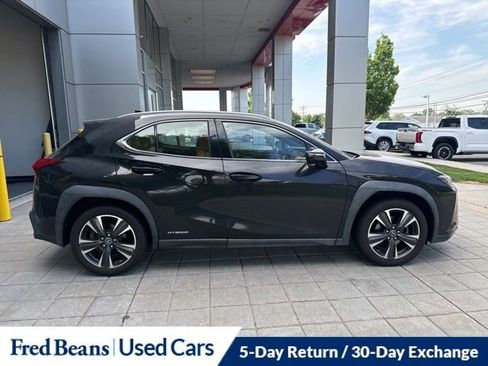 Used 2019 Lexus UX 250h w/ Cold Area Package AWD/4WD image 4