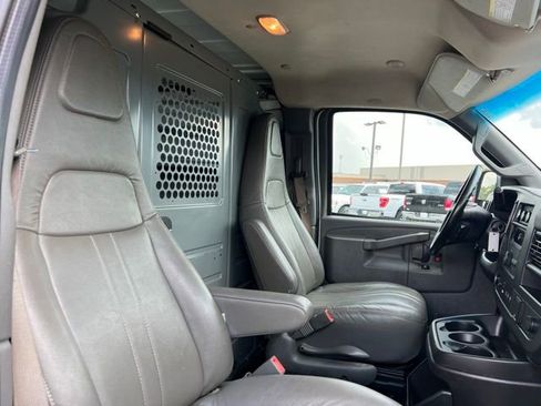 Used 2020 Chevrolet Express 2500 w/ Driver Convenience Package RWD image 17
