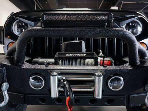 Used 2012 Jeep Wrangler Unlimited Sahara w/ Connectivity Group image 11