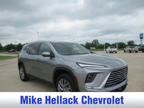 Used 2025 Buick Enclave Preferred FWD image 1