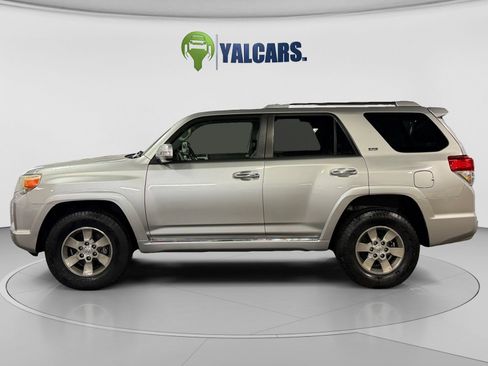 Used 2011 Toyota 4Runner SR5 w/ Premium Pkg w/Leather AWD/4WD image 2