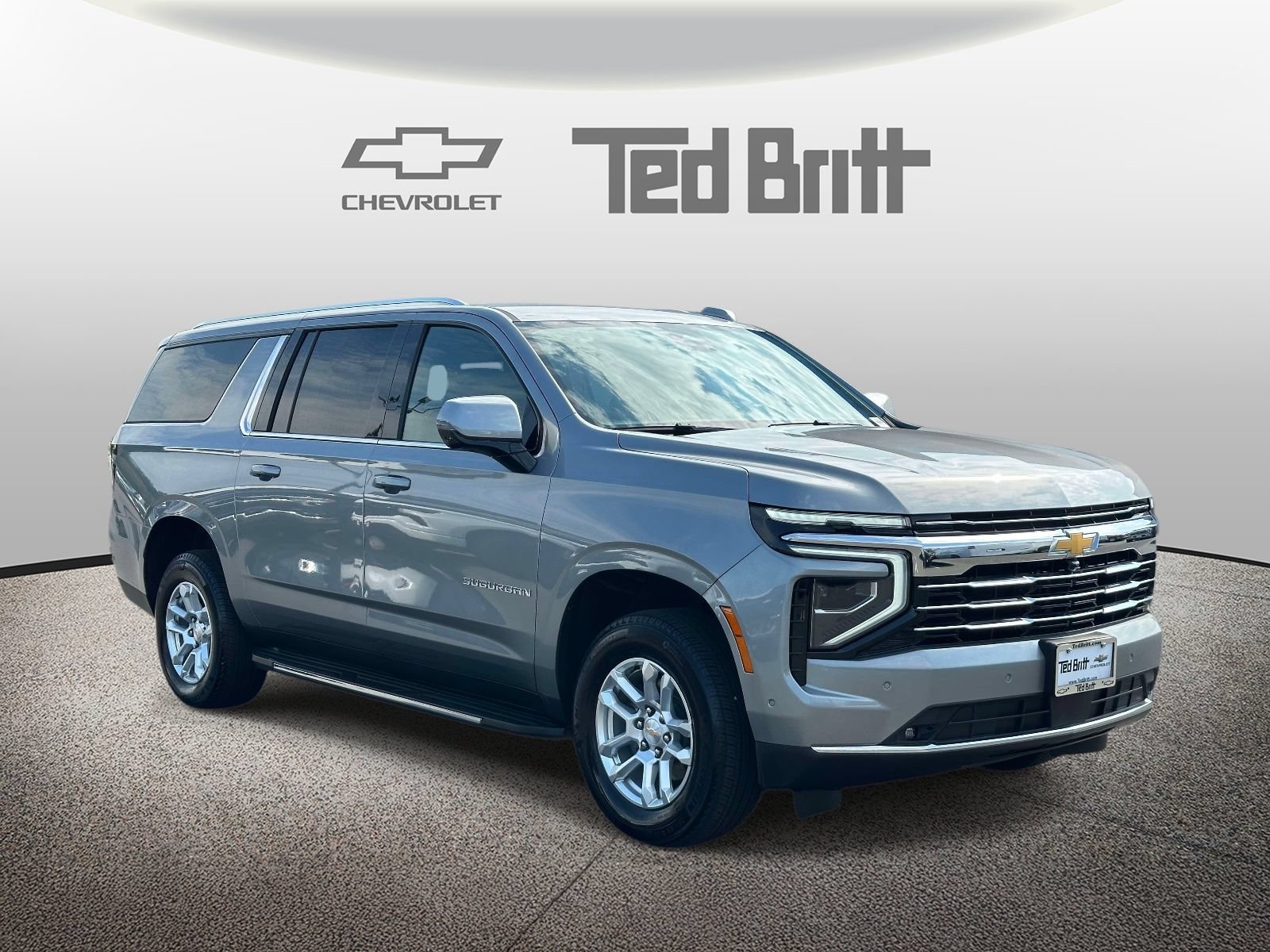 Certified 2026 Chevrolet Suburban LT w/ Comfort Package AWD/4WD image 3