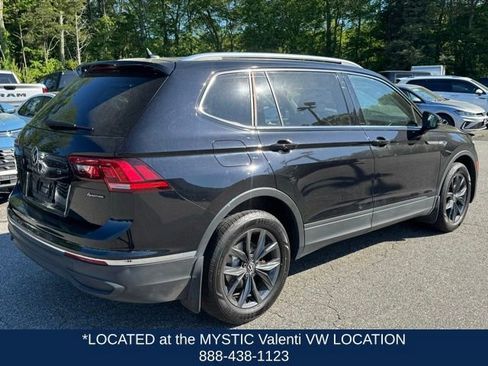 Certified 2022 Volkswagen Tiguan SE w/ Panoramic Sunroof Package AWD/4WD image 5