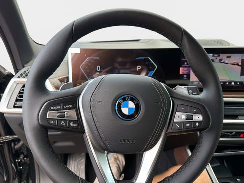 New 2026 BMW X5 xDrive50e w/ Premium Package AWD/4WD image 24