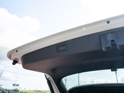 New 2026 Volkswagen Tiguan SE FWD image 39