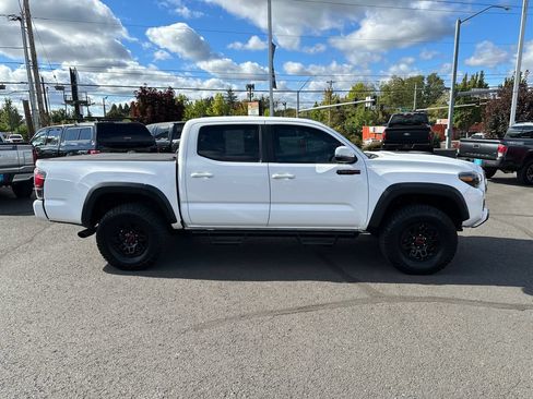 Used 2019 Toyota Tacoma TRD Pro AWD/4WD image 8