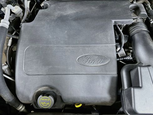 Used 2015 Ford Explorer XLT w/ Equipment Group 202B AWD/4WD image 33