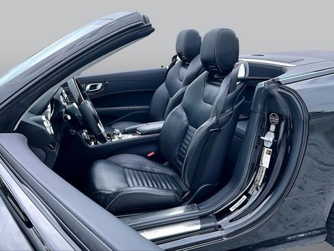 Used 2015 Mercedes-Benz SL 550 image 8