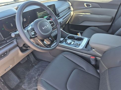 New 2026 Kia Carnival EX FWD image 10