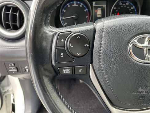 Used 2018 Toyota RAV4 XLE image 18