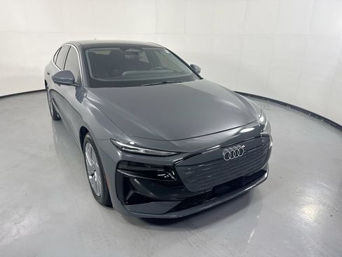 Used 2025 Audi A6 e-tron Premium w/ Ultra Package AWD/4WD image 32