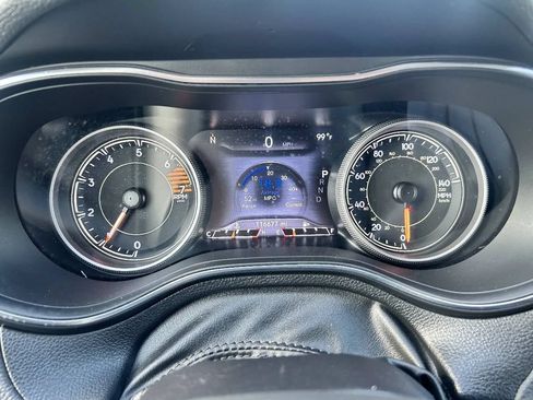 Used 2019 Jeep Cherokee Limited FWD image 19