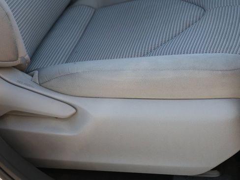 Used 2023 Toyota Highlander L image 29