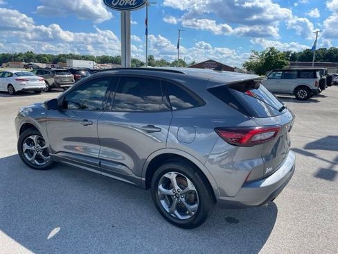 Used 2023 Ford Escape ST-Line w/ Tech Pack #1 AWD/4WD image 6