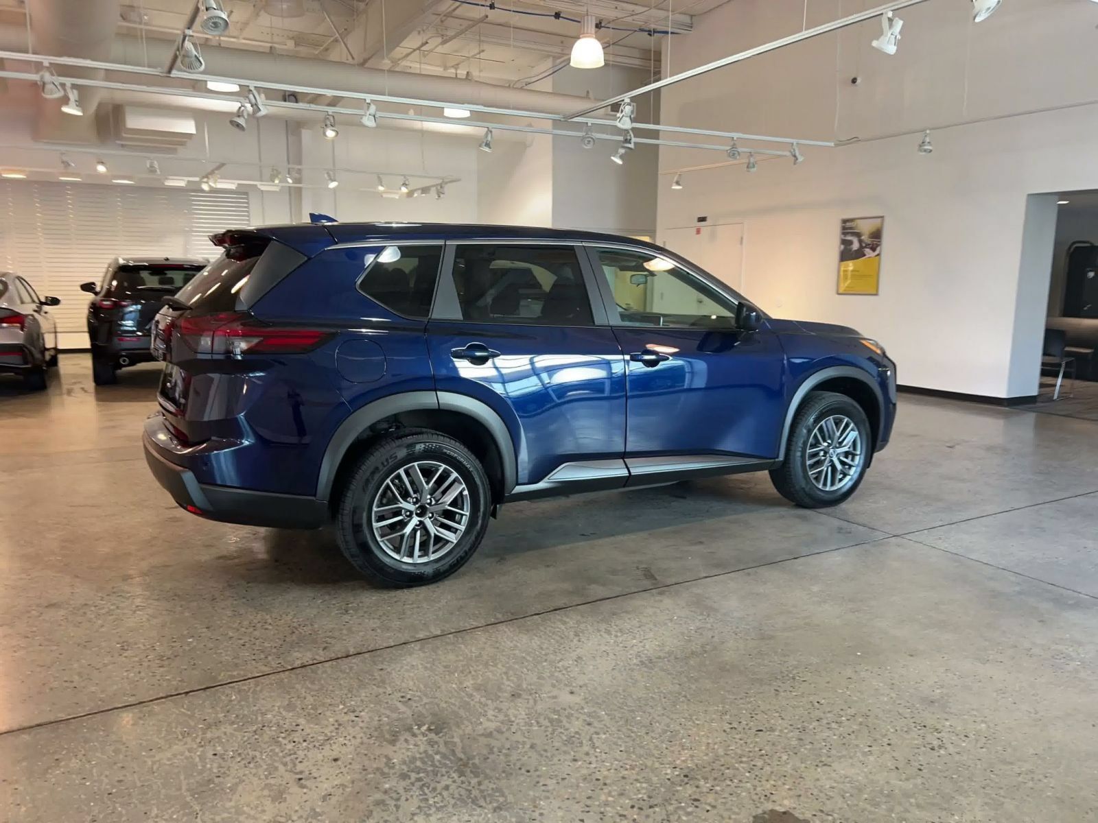 Used 2026 Nissan Rogue SV AWD/4WD image 14