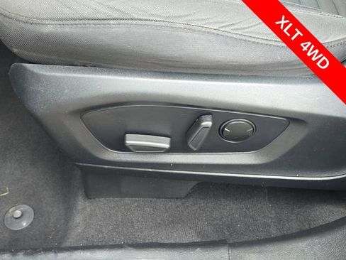 Used 2020 Ford Explorer XLT w/ Comfort Package image 12