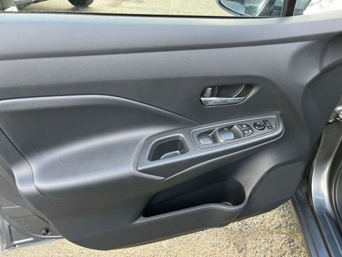 Used 2025 Nissan Versa SV FWD image 18