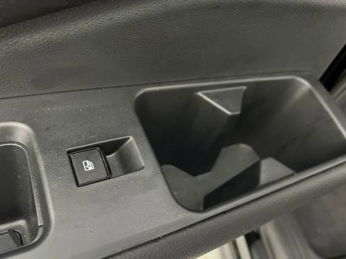 Used 2025 Nissan Pathfinder SL image 16