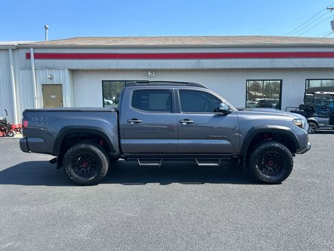 Used 2022 Toyota Tacoma TRD Pro image 4