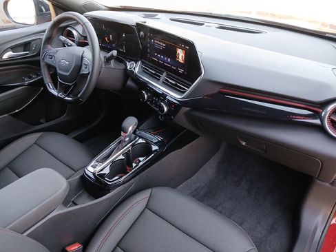 Used 2026 Chevrolet Trax RS w/ Sunroof Package FWD image 80