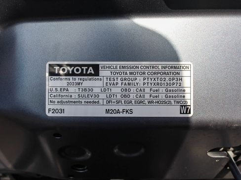 Used 2023 Toyota Corolla Cross L image 28