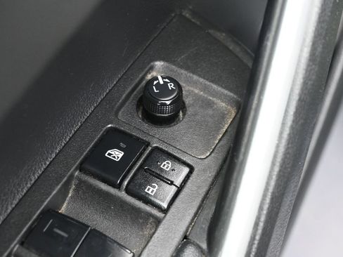 Used 2023 Toyota Corolla Cross XLE w/ Convenience Package AWD/4WD image 13