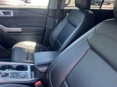 Used 2024 Ford Explorer XLT w/ Equipment Group 202A AWD/4WD image 15