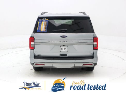 Used 2023 Ford Expedition Max XLT image 5