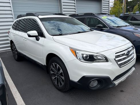 Used 2017 Subaru Outback 2.5i Limited AWD/4WD image 2