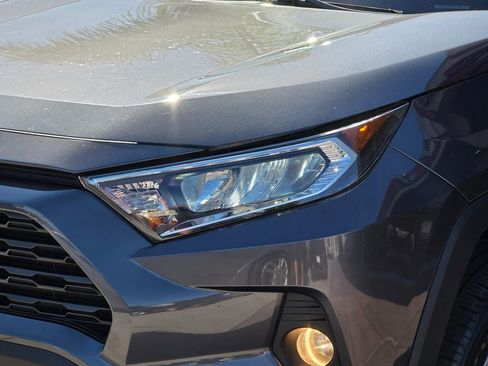 Used 2020 Toyota RAV4 XLE Premium image 8