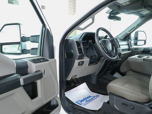Used 2022 Ford F250 XLT w/ XLT Value Package AWD/4WD image 3