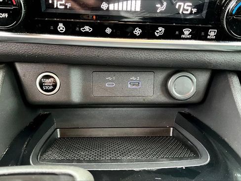 Used 2023 Nissan Rogue S image 15