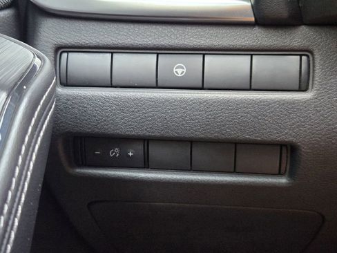 Used 2023 Nissan Rogue SV FWD image 24