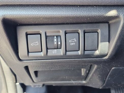 Used 2024 Subaru Outback Premium AWD/4WD image 19