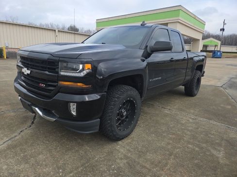 Used 2017 Chevrolet Silverado 1500 LT w/ All Star Edition image 3