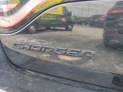 Used 2020 Dodge Charger SXT w/ Blacktop Package image 9