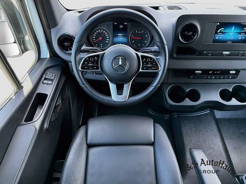 Used 2022 Mercedes-Benz Sprinter 2500 image 25