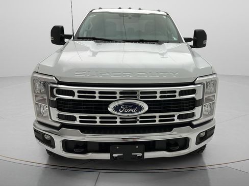 Used 2025 Ford F250 XLT w/ Tremor Off-Road Package AWD/4WD image 2