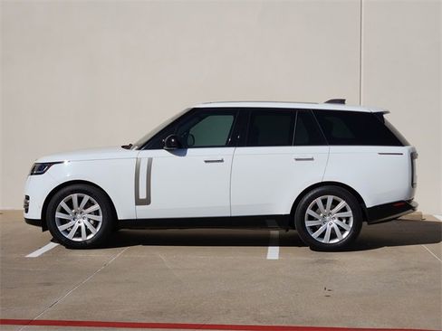 Used 2023 Land Rover Range Rover SE image 4