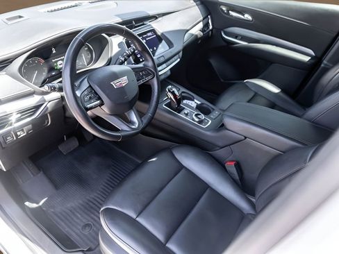 Used 2020 Cadillac XT4 Premium Luxury w/ Cold Weather Package FWD image 10