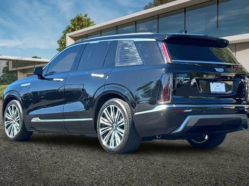 Certified 2026 Cadillac Vistiq Premium Luxury w/ LPO, Floor Liner Package AWD/4WD image 4