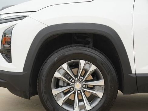 Used 2026 Chevrolet Equinox LT image 5