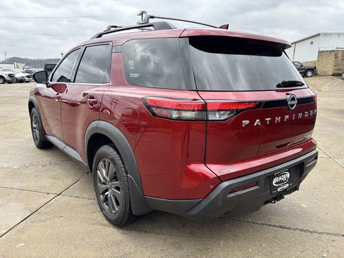 Used 2022 Nissan Pathfinder SV w/ SV Premium Package image 5