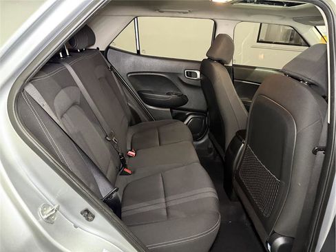 Used 2022 Hyundai Venue SEL image 24