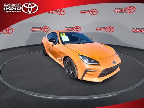 Used 2023 Toyota GR86 10th Anniversary SE RWD image 2