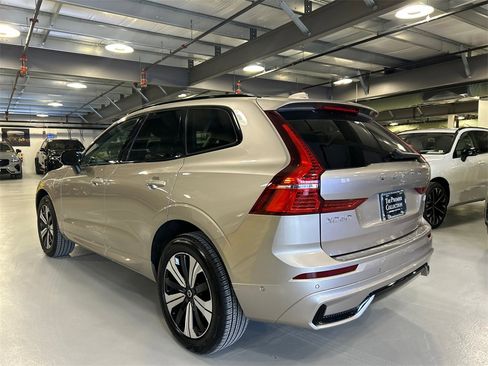 Certified 2024 Volvo XC60 T8 Plus w/ Protection Package Premier image 4