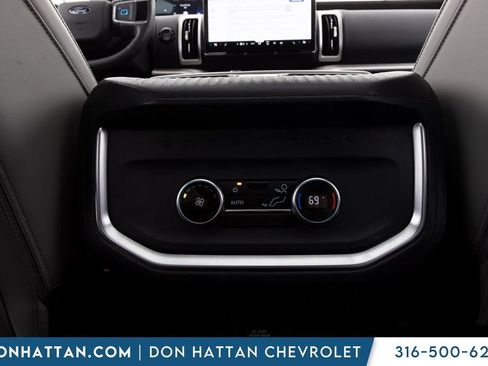 Used 2025 Ford Expedition Active AWD/4WD image 17