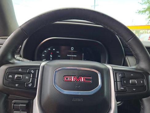 Used 2024 GMC Yukon XL SLT w/ SLT Luxury Package AWD/4WD image 38